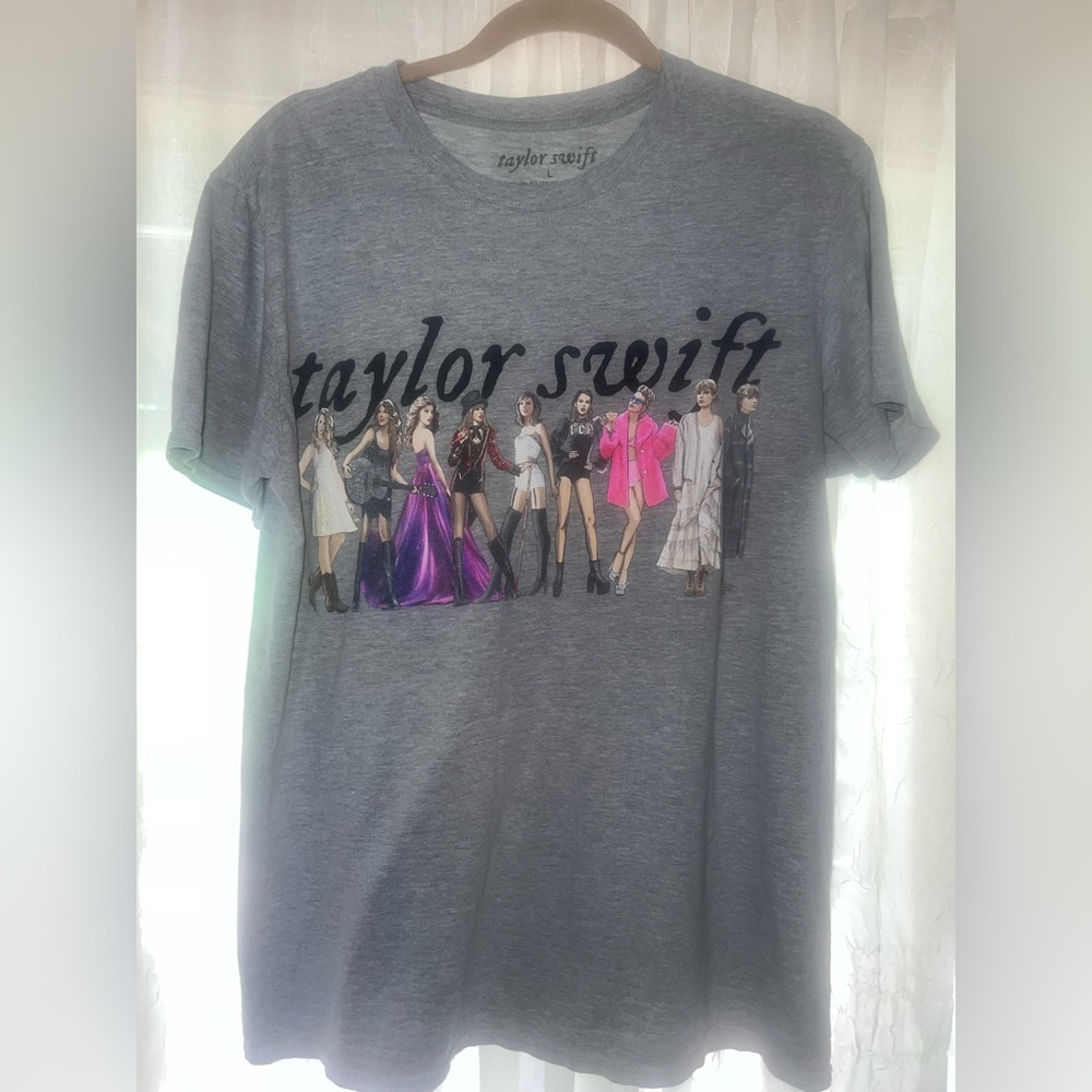 Taylor Swift Official Merch 1989 Folklore Eras Reputation T-Shirt Size Large